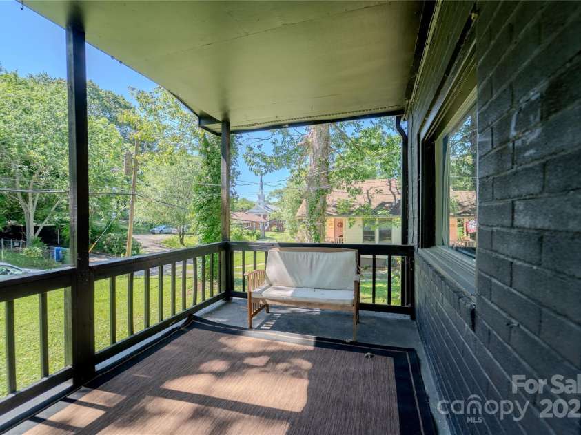 17 Springdale Avenue, Asheville, NC 28803.  MLS# CAR4261466, YatesRealty ID 15949. 