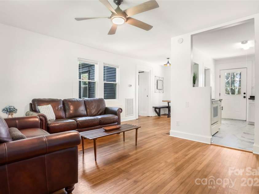 17 Springdale Avenue, Asheville, NC 28803.  MLS# CAR4261466, YatesRealty ID 15949. 