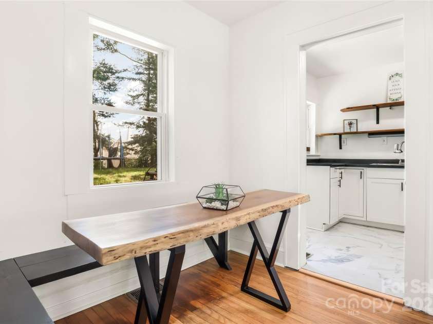 17 Springdale Avenue, Asheville, NC 28803.  MLS# CAR4261466, YatesRealty ID 15949. 