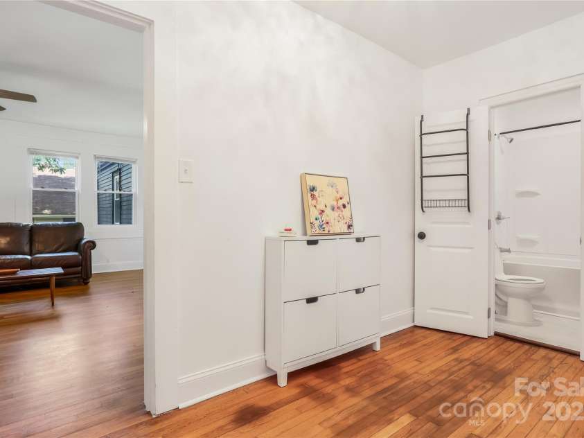 17 Springdale Avenue, Asheville, NC 28803.  MLS# CAR4261466, YatesRealty ID 15949. 