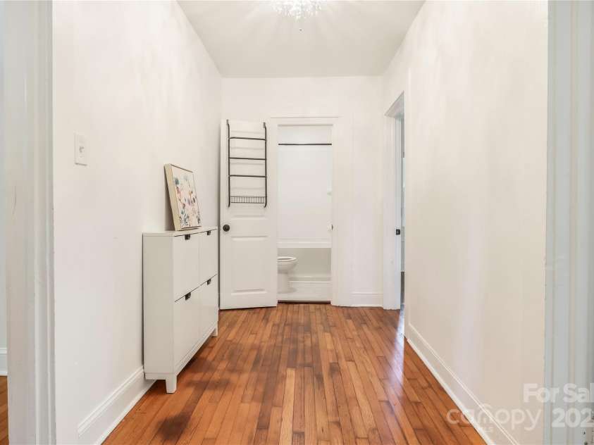 17 Springdale Avenue, Asheville, NC 28803.  MLS# CAR4261466, YatesRealty ID 15949. 