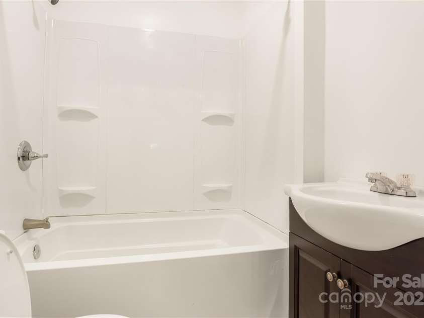 17 Springdale Avenue, Asheville, NC 28803.  MLS# CAR4261466, YatesRealty ID 15949. 