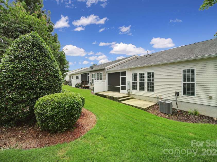 9020 Smokey Hill Lane, Fort Mill, SC 29707.  MLS# CAR4264813, YatesRealty ID 15950. 