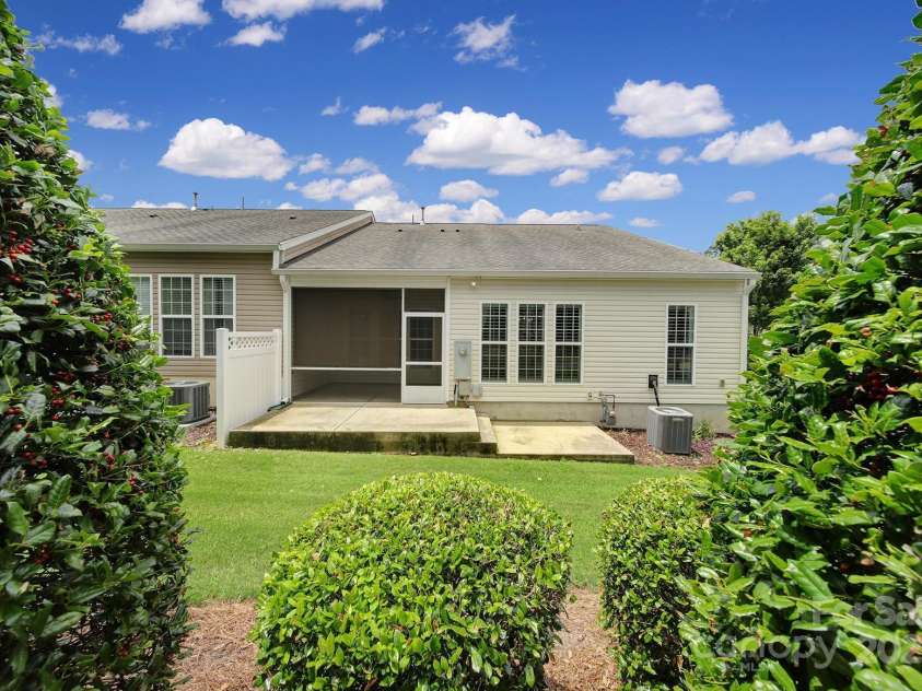 9020 Smokey Hill Lane, Fort Mill, SC 29707.  MLS# CAR4264813, YatesRealty ID 15950. 
