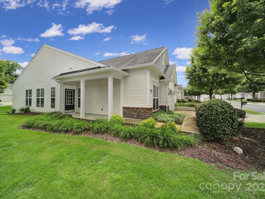 9020 Smokey Hill Lane, Fort Mill, SC 29707.  MLS# CAR4264813, YatesRealty ID 15950. 