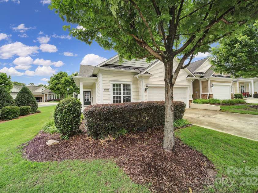 9020 Smokey Hill Lane, Fort Mill, SC 29707.  MLS# CAR4264813, YatesRealty ID 15950. 