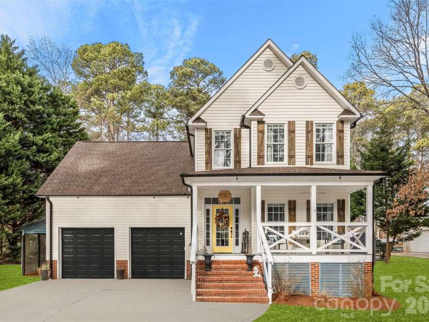 7901 McConnell Road, Denver, NC 28037.  MLS# CAR4342514, YatesRealty ID 15952. 