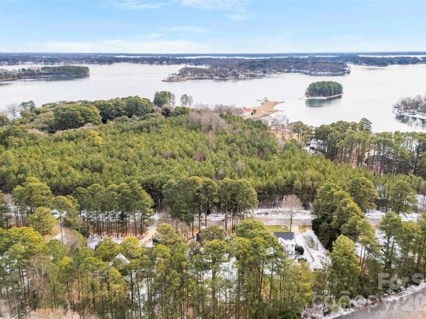 7901 McConnell Road, Denver, NC 28037.  MLS# CAR4342514, YatesRealty ID 15952. 