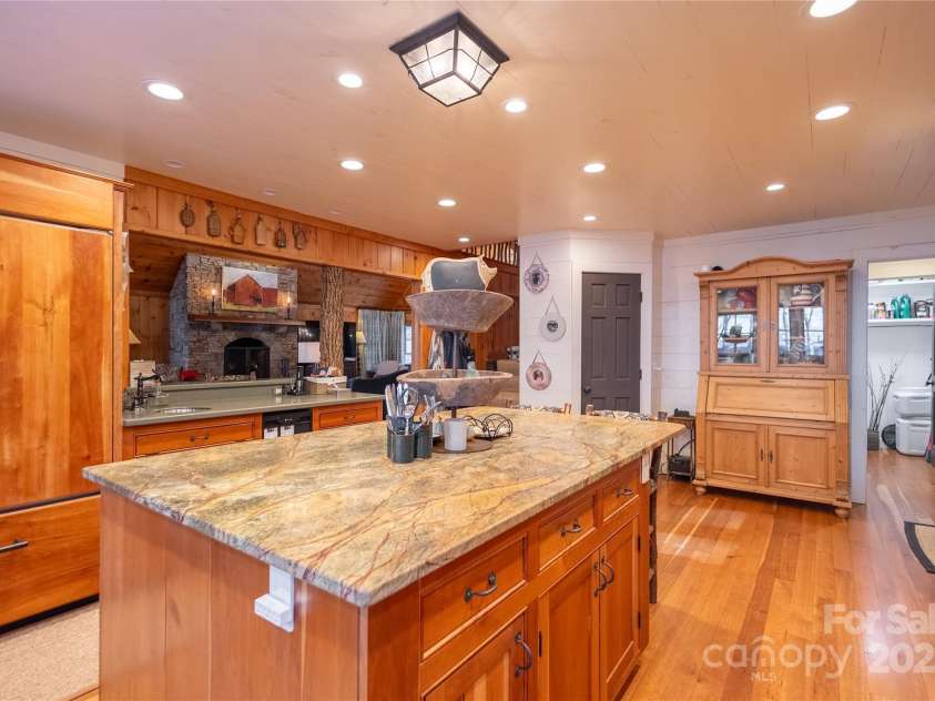 973 Sitting Rock Trail, Cullowhee, NC 28723.  MLS# CAR4257452, YatesRealty ID 15952. Built-In appliances and Ample Storage in Cabinets & Drawers