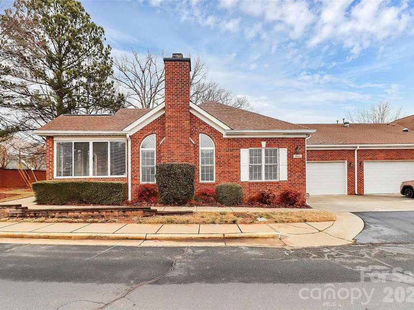 8684 Windsor Ridge Drive, Charlotte, NC 28277.  MLS# CAR4342954, YatesRealty ID 15954. 