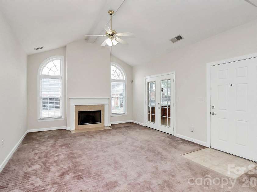 8684 Windsor Ridge Drive, Charlotte, NC 28277.  MLS# CAR4342954, YatesRealty ID 15954. 
