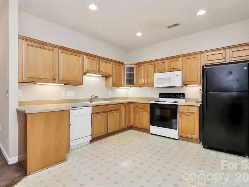 8684 Windsor Ridge Drive, Charlotte, NC 28277.  MLS# CAR4342954, YatesRealty ID 15954. 