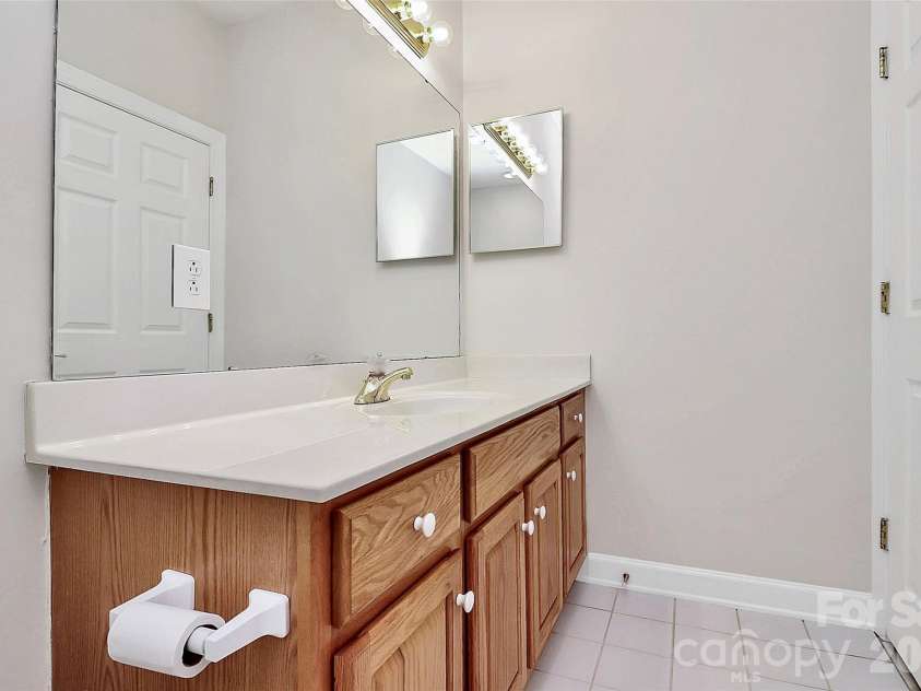 8684 Windsor Ridge Drive, Charlotte, NC 28277.  MLS# CAR4342954, YatesRealty ID 15954. 