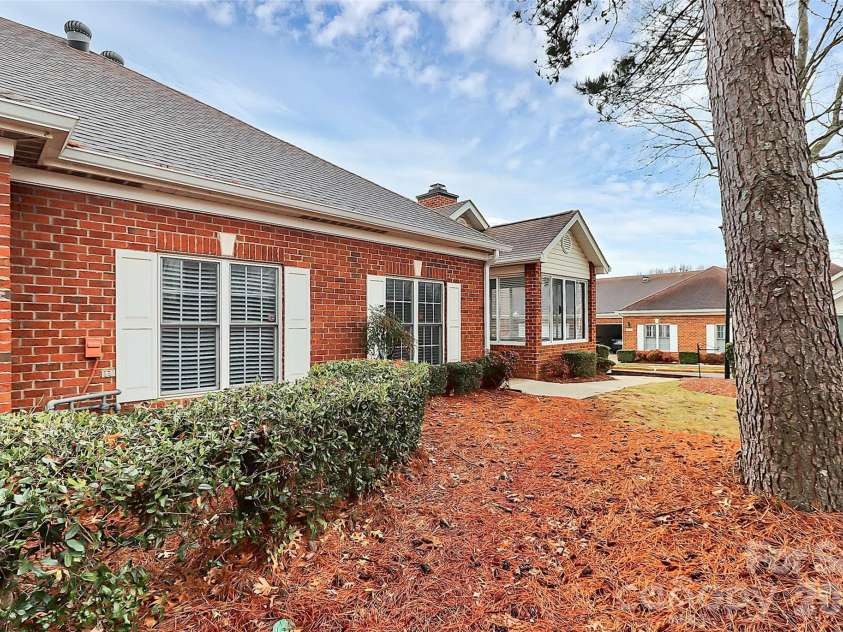 8684 Windsor Ridge Drive, Charlotte, NC 28277.  MLS# CAR4342954, YatesRealty ID 15954. 