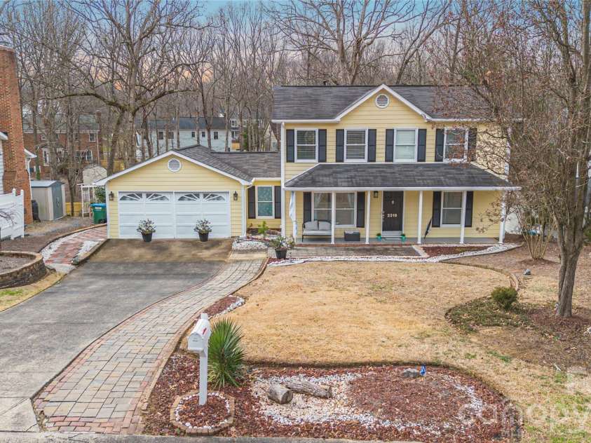 2316 Wineberry Court, Matthews, NC 28105.  MLS# CAR4346010, YatesRealty ID 15955. 