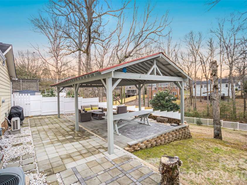 2316 Wineberry Court, Matthews, NC 28105.  MLS# CAR4346010, YatesRealty ID 15955. 