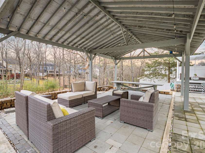 2316 Wineberry Court, Matthews, NC 28105.  MLS# CAR4346010, YatesRealty ID 15955. 