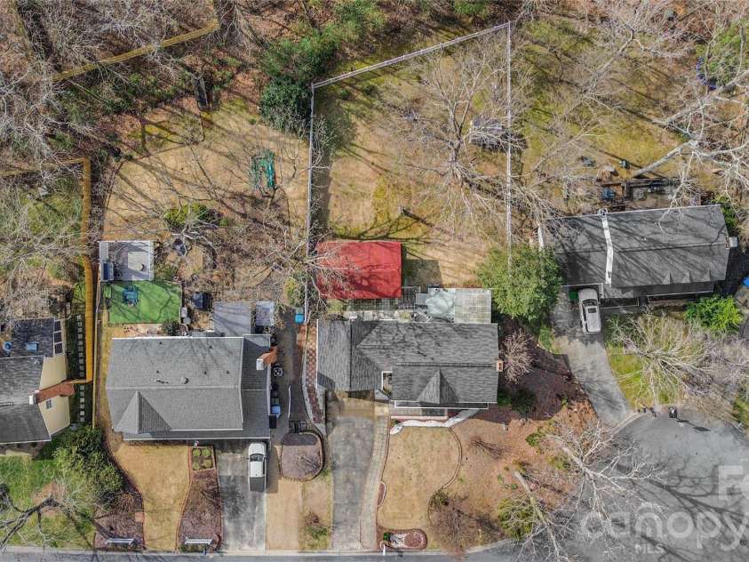 2316 Wineberry Court, Matthews, NC 28105.  MLS# CAR4346010, YatesRealty ID 15955. 