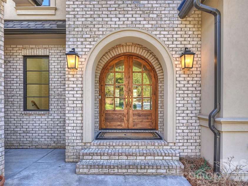 1521 Reflection Pointe Boulevard, Belmont, NC 28012.  MLS# CAR4346556, YatesRealty ID 15956. Front Entrance