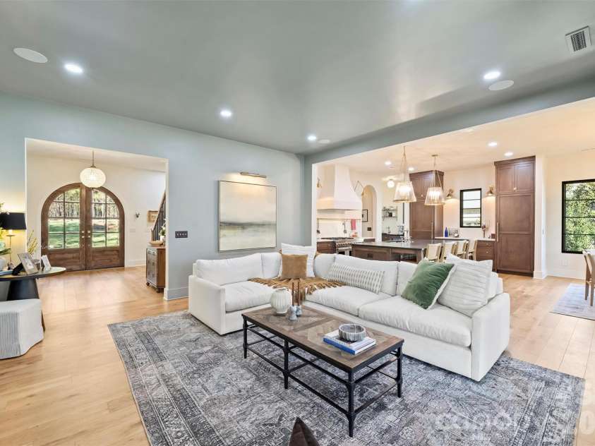 1521 Reflection Pointe Boulevard, Belmont, NC 28012.  MLS# CAR4346556, YatesRealty ID 15956. Living Room