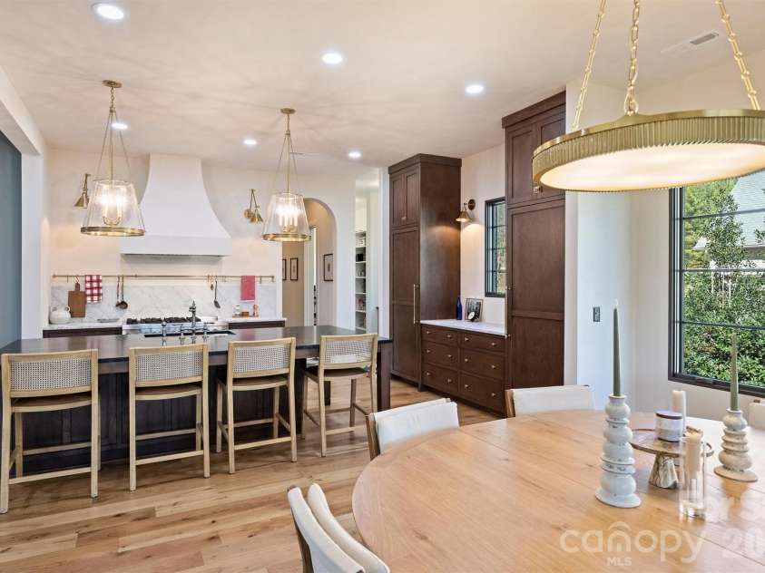 1521 Reflection Pointe Boulevard, Belmont, NC 28012.  MLS# CAR4346556, YatesRealty ID 15956. Professional Grade Appliances