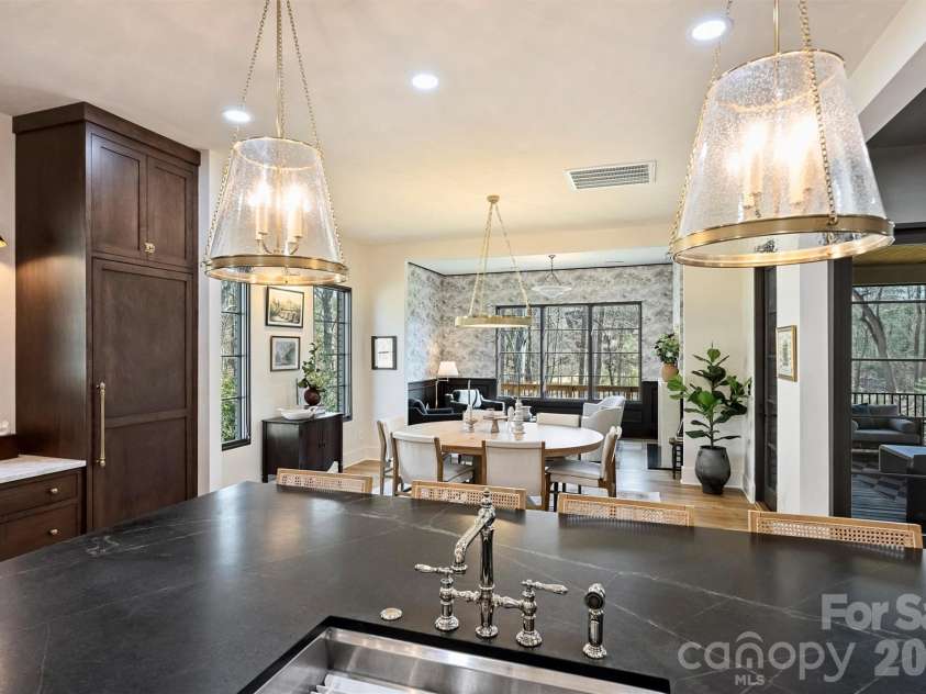 1521 Reflection Pointe Boulevard, Belmont, NC 28012.  MLS# CAR4346556, YatesRealty ID 15956. Thoughtfully selected fixtures throughout