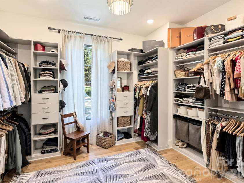 1521 Reflection Pointe Boulevard, Belmont, NC 28012.  MLS# CAR4346556, YatesRealty ID 15956. Walk-In Primary Closet