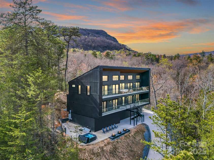 138 Waters Edge Court, Lake Lure, NC 28746.  MLS# CAR4251581, YatesRealty ID 15957. 