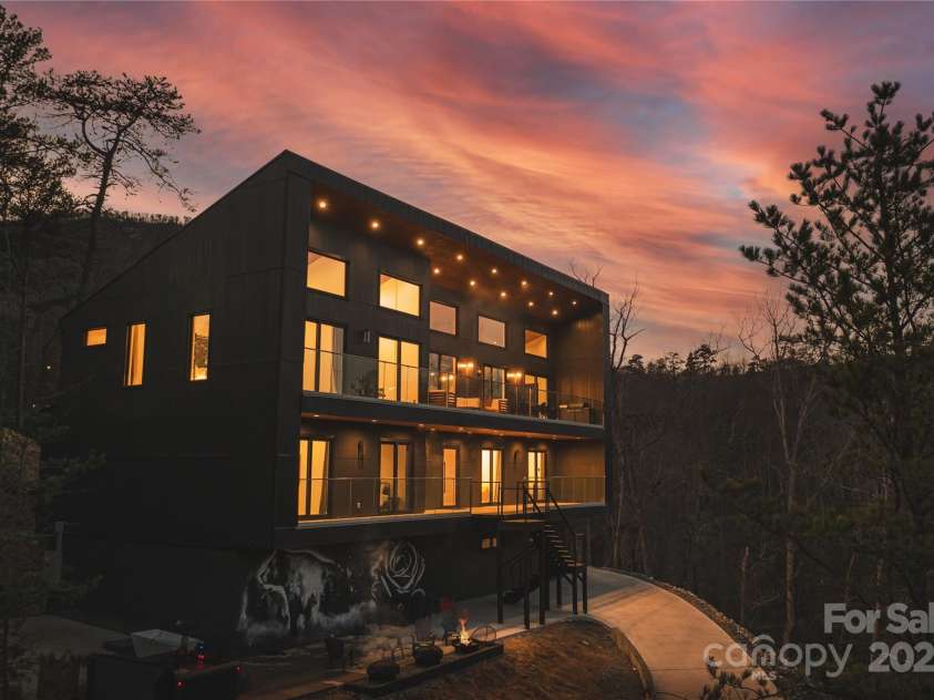 138 Waters Edge Court, Lake Lure, NC 28746.  MLS# CAR4251581, YatesRealty ID 15957. 