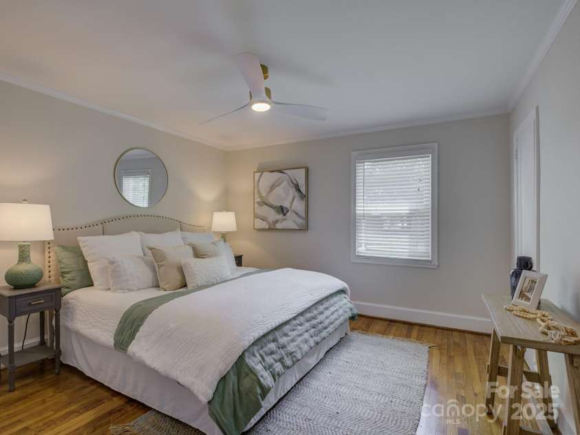 1069 Sedgefield Road, Charlotte, NC 28209.  MLS# CAR4256096, YatesRealty ID 15958. 