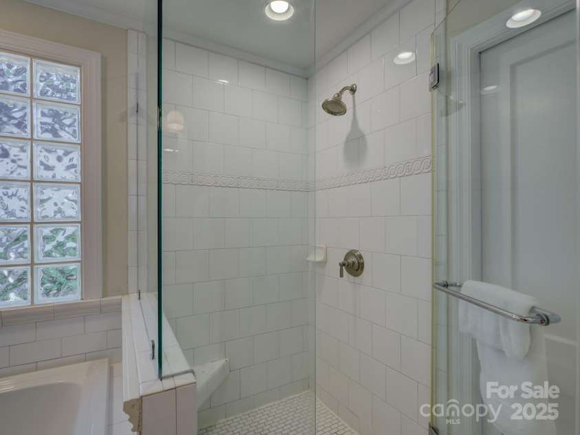 1069 Sedgefield Road, Charlotte, NC 28209.  MLS# CAR4256096, YatesRealty ID 15958. 