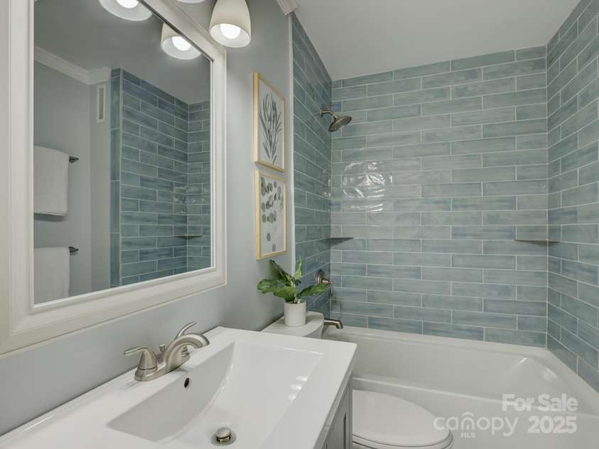 1069 Sedgefield Road, Charlotte, NC 28209.  MLS# CAR4256096, YatesRealty ID 15958. 