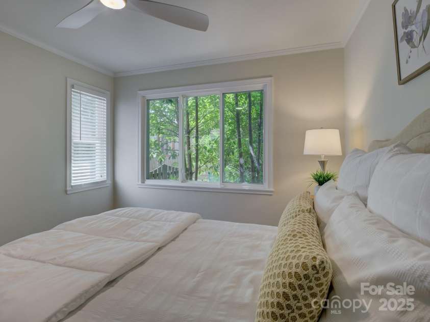 1069 Sedgefield Road, Charlotte, NC 28209.  MLS# CAR4256096, YatesRealty ID 15958. 