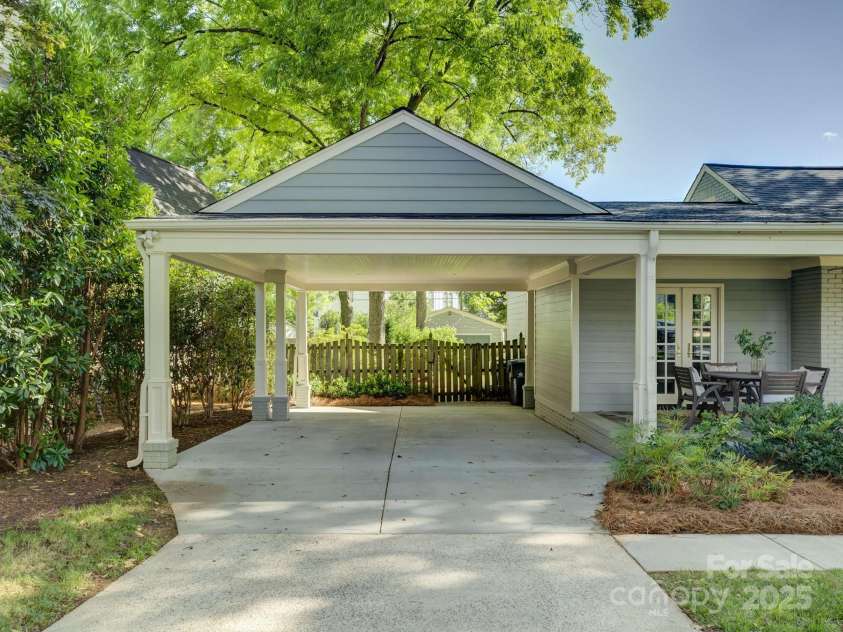 1069 Sedgefield Road, Charlotte, NC 28209.  MLS# CAR4256096, YatesRealty ID 15958. 