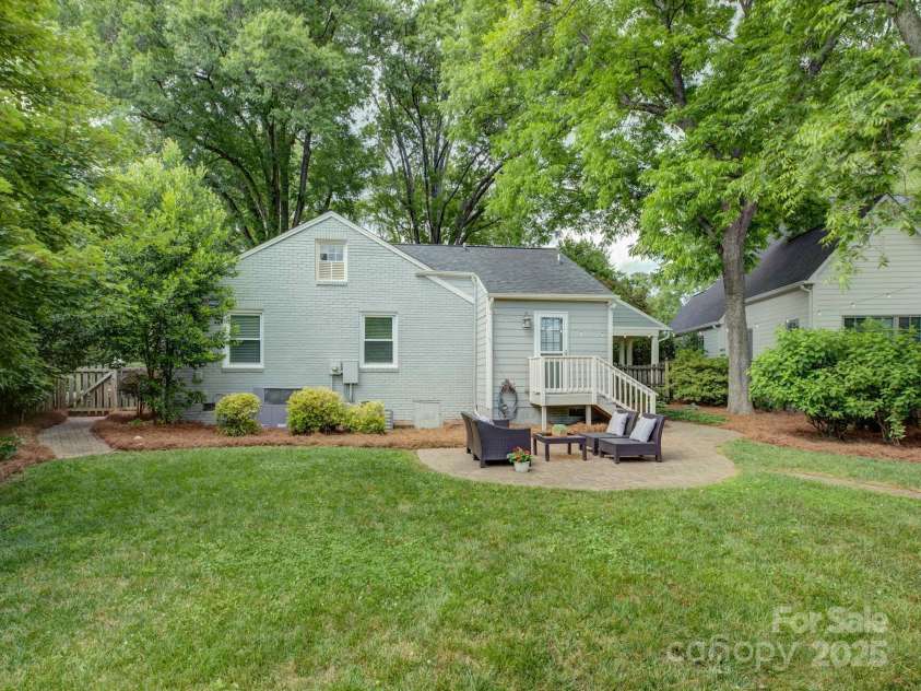 1069 Sedgefield Road, Charlotte, NC 28209.  MLS# CAR4256096, YatesRealty ID 15958. 