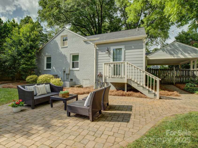 1069 Sedgefield Road, Charlotte, NC 28209.  MLS# CAR4256096, YatesRealty ID 15958. 