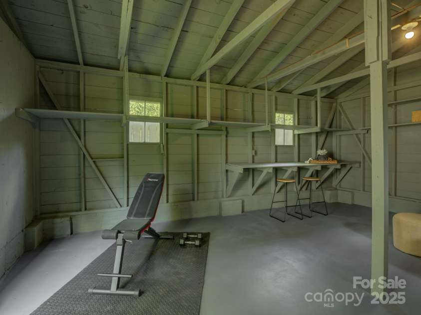 1069 Sedgefield Road, Charlotte, NC 28209.  MLS# CAR4256096, YatesRealty ID 15958. 