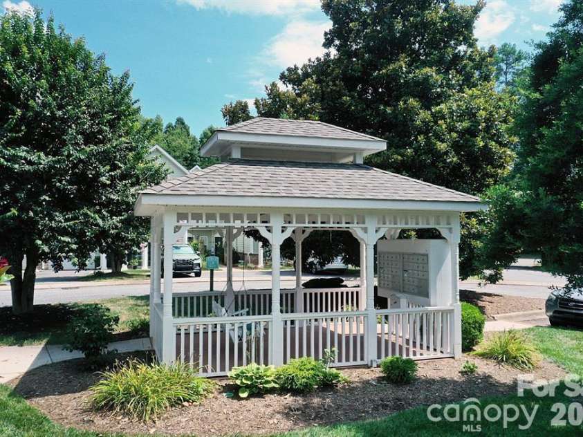 1360 21st Avenue, Hickory, NC 28601.  MLS# CAR4352568, YatesRealty ID 15959. 