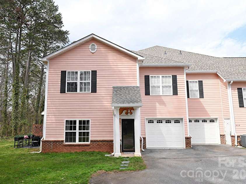 1360 21st Avenue, Hickory, NC 28601.  MLS# CAR4352568, YatesRealty ID 15959. 