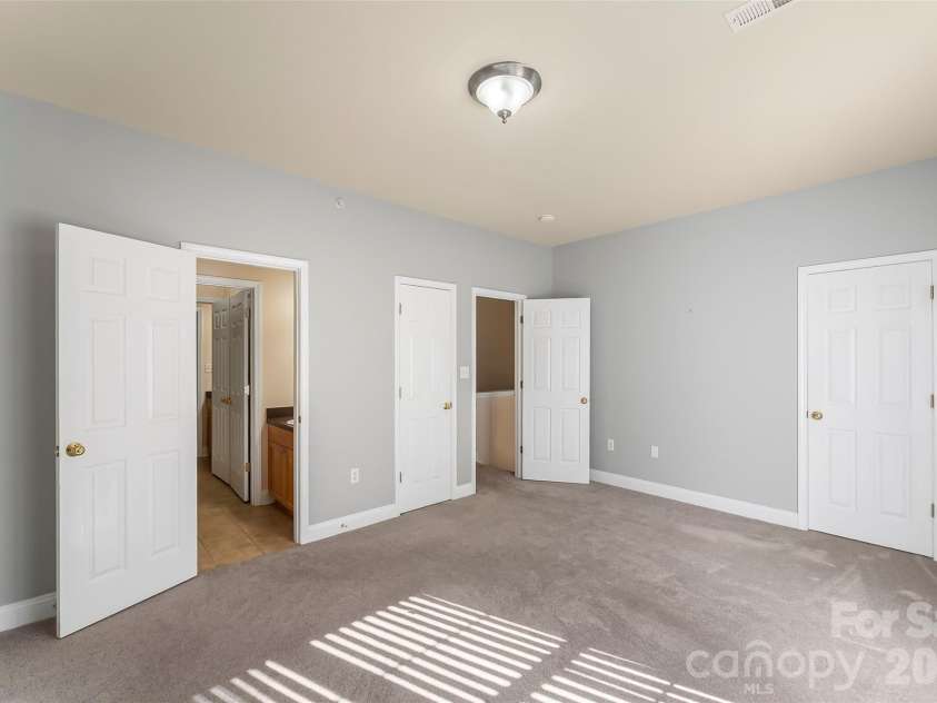 1360 21st Avenue, Hickory, NC 28601.  MLS# CAR4422897, YatesRealty ID 15959. 