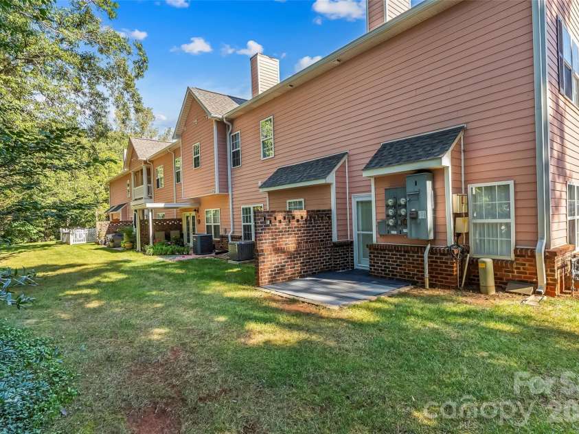 1360 21st Avenue, Hickory, NC 28601.  MLS# CAR4422897, YatesRealty ID 15959. 