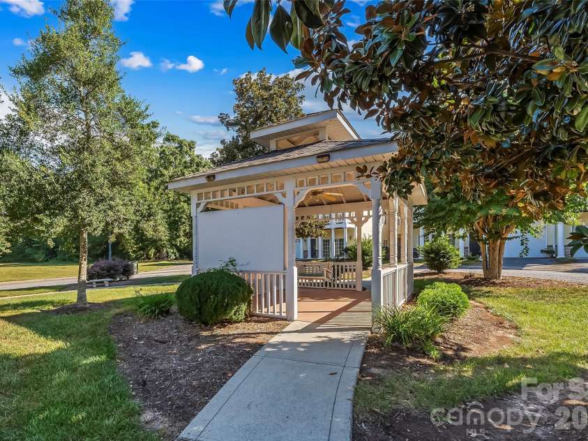 1360 21st Avenue, Hickory, NC 28601.  MLS# CAR4422897, YatesRealty ID 15959. 