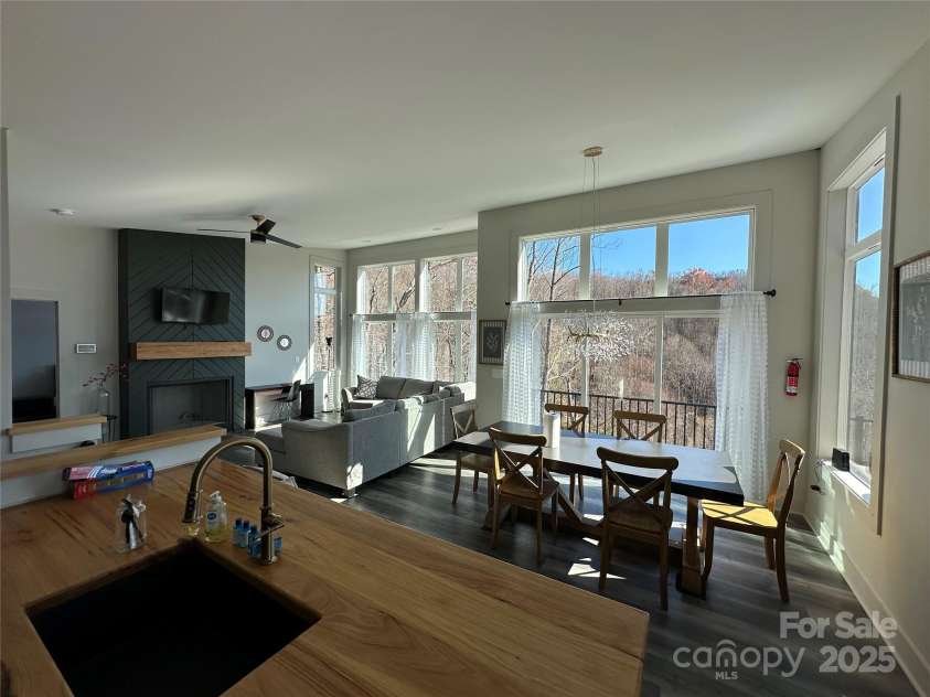 3149 Winter Hawk Lane, Lenoir, NC 28645.  MLS# CAR4255973, YatesRealty ID 15959. 