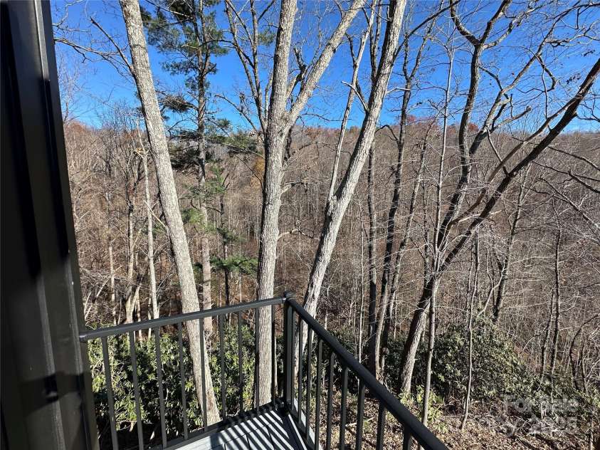 3149 Winter Hawk Lane, Lenoir, NC 28645.  MLS# CAR4255973, YatesRealty ID 15959. 