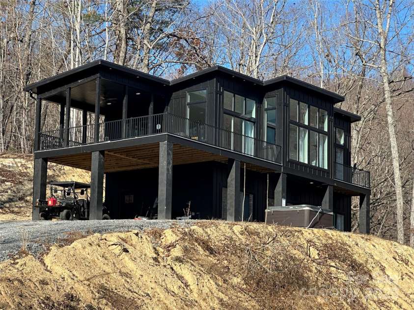 3149 Winter Hawk Lane, Lenoir, NC 28645.  MLS# CAR4255973, YatesRealty ID 15959. 