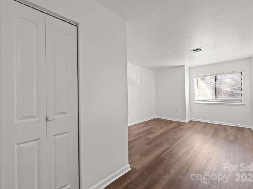 4902 Spring Lake Drive, Charlotte, NC 28212.  MLS# CAR4281249, YatesRealty ID 1596. 