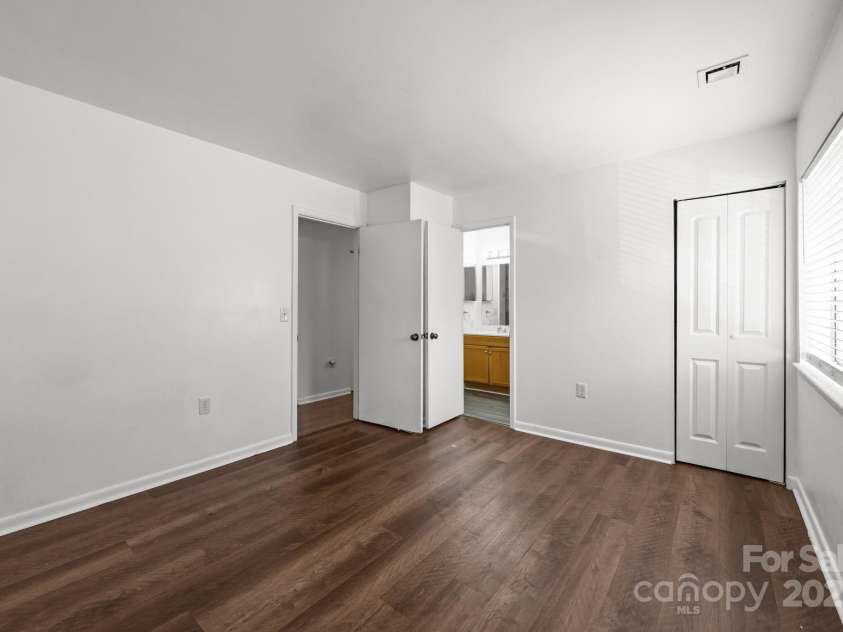 4902 Spring Lake Drive, Charlotte, NC 28212.  MLS# CAR4281249, YatesRealty ID 1596. 