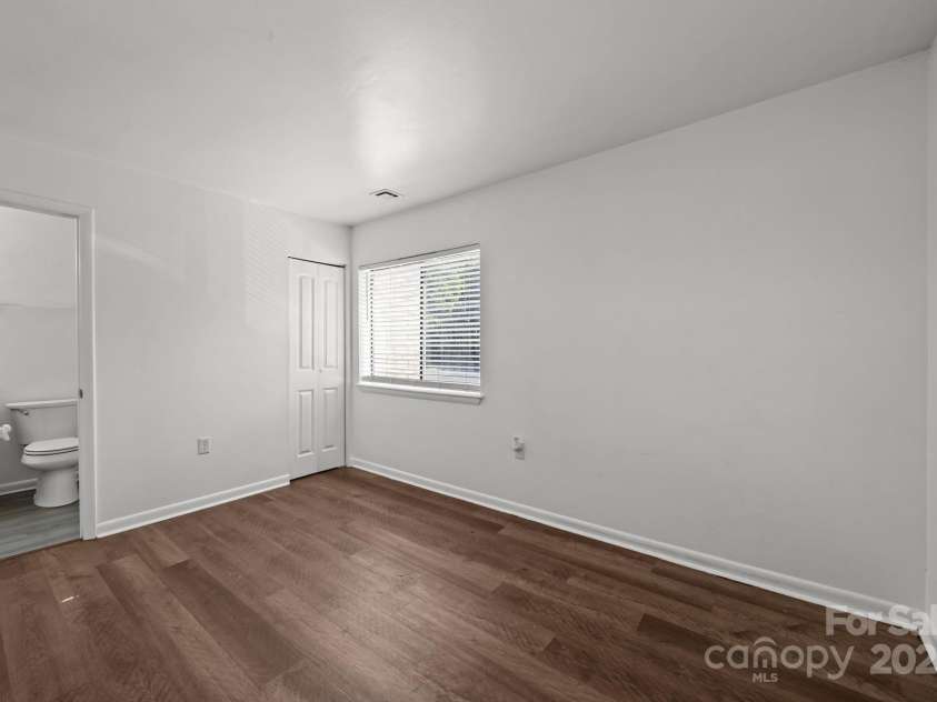 4902 Spring Lake Drive, Charlotte, NC 28212.  MLS# CAR4281249, YatesRealty ID 1596. 