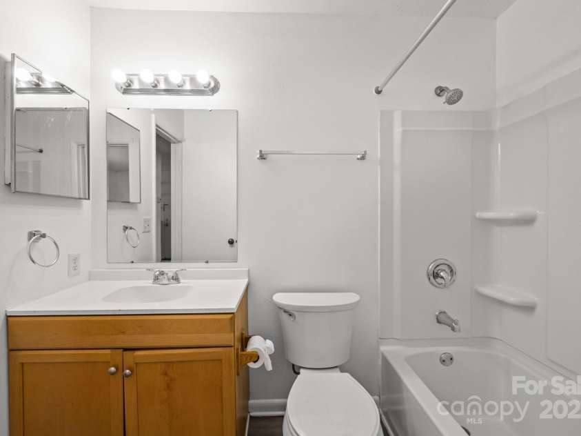 4902 Spring Lake Drive, Charlotte, NC 28212.  MLS# CAR4281249, YatesRealty ID 1596. 