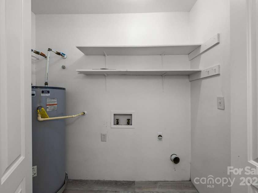 4902 Spring Lake Drive, Charlotte, NC 28212.  MLS# CAR4281249, YatesRealty ID 1596. 